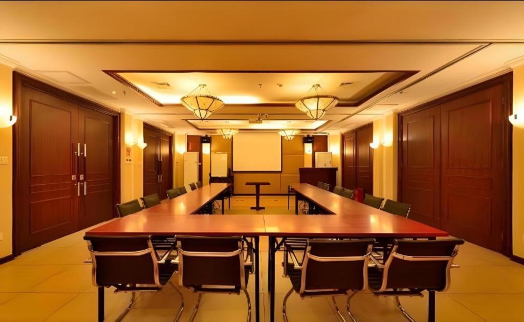 Hanting Hotel Shanghai Caohejing Yishan Road Экстерьер фото