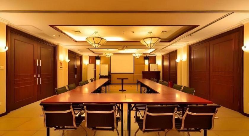 Hanting Hotel Shanghai Caohejing Yishan Road Экстерьер фото
